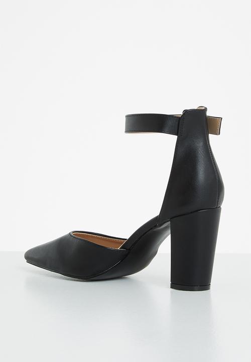 Jada - Ankle strap pointed block heel - black