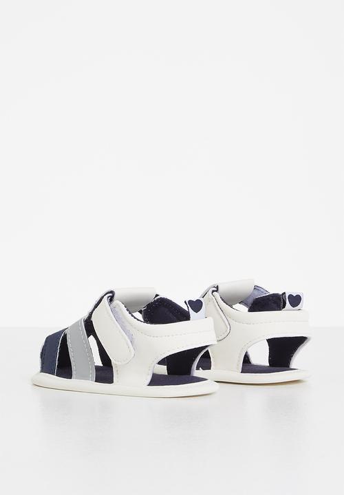 Pop Candy - Baby boys caged sandal - white/navy