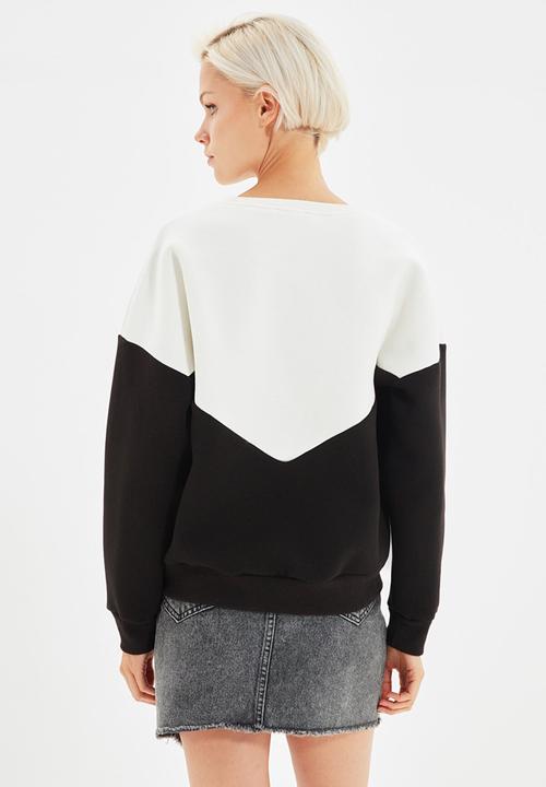 Trendyol - Color block basic knit sweatshirt - black
