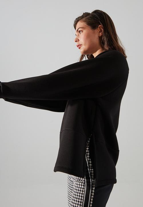 Trendyol - Knitted raised sweatshirt with side slits - black