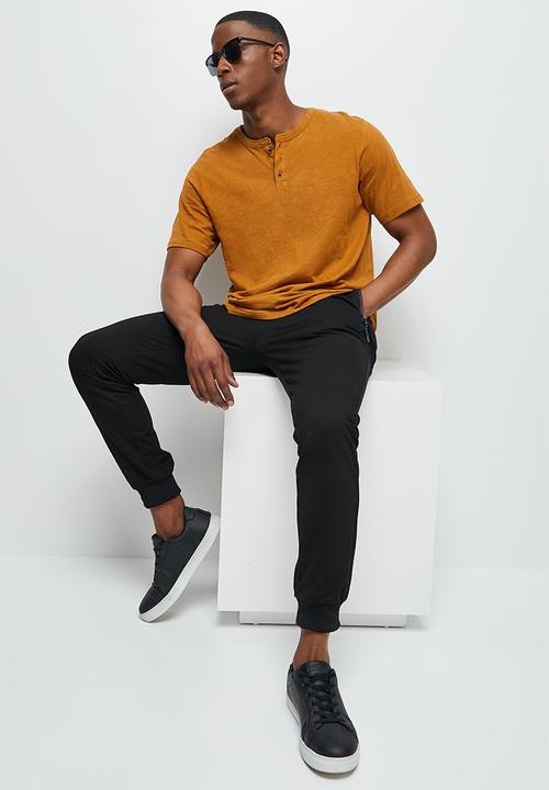 Lark & Crosse - Slim fit sweatpants - black