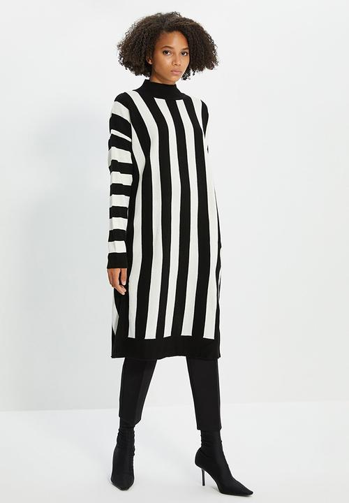 Trendyol - Striped jacquard long knit sweater dress - black & white 