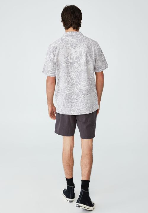 Cotton On - Riviera short sleeve shirt - grey vintage paisley