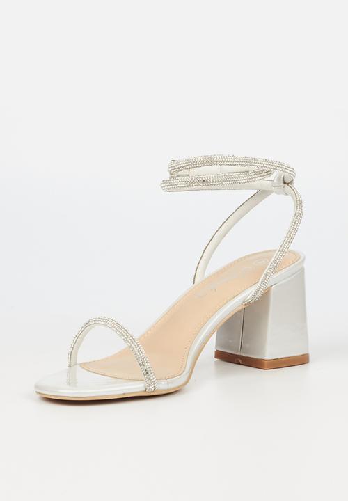 Miss Black - Bardot1 block heel - white