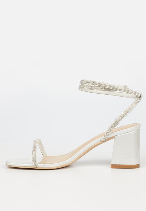 Miss Black - Bardot1 block heel - white