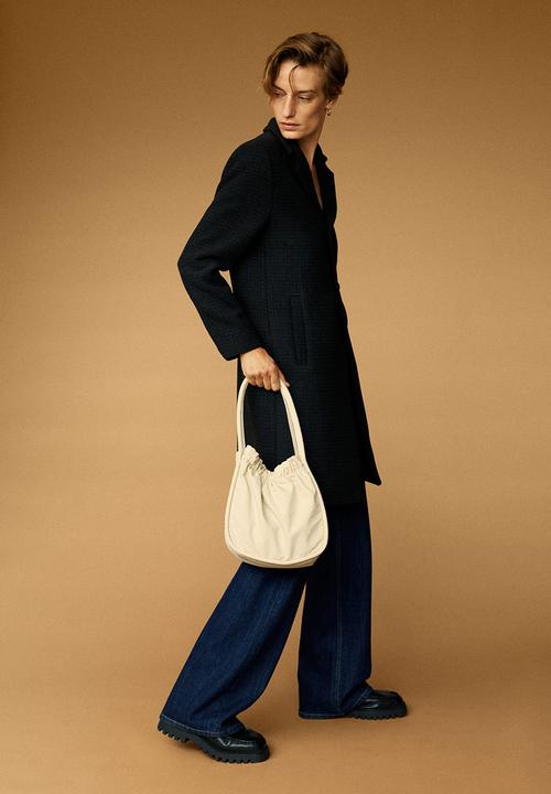 MANGO - Ruched bucket bag - off white