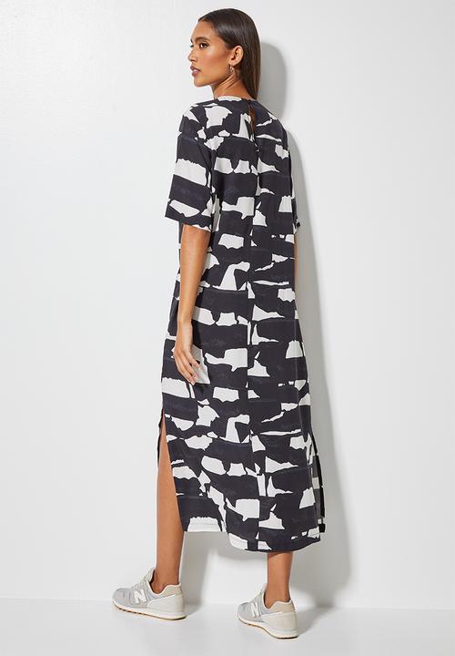 Superbalist - The woven tee dress - navy & white 