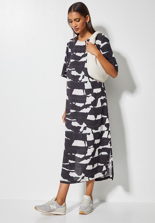 Superbalist - The woven tee dress - navy & white 
