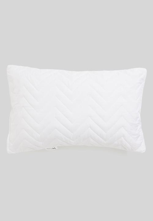 Quilted pillow protector
