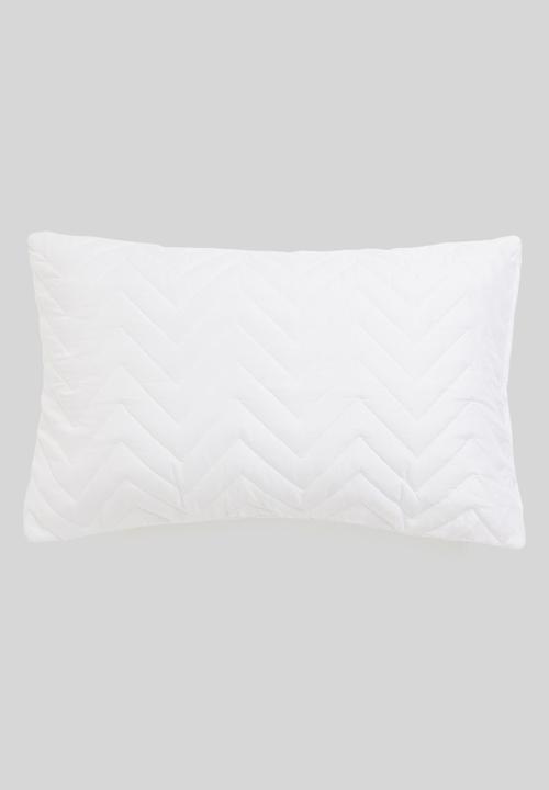 Sixth Floor - Quilted pillow protector