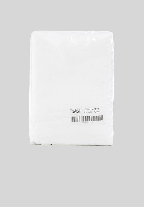 Sixth Floor - Quilted mattress protector