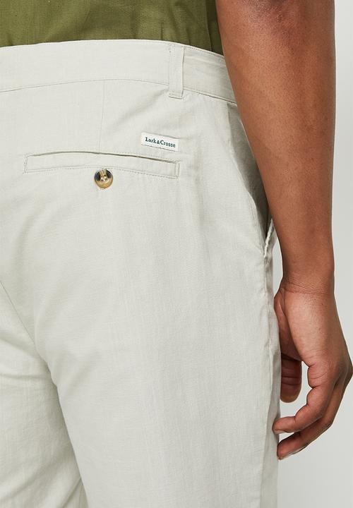 Lark & Crosse - Textured belted chino short - stone
