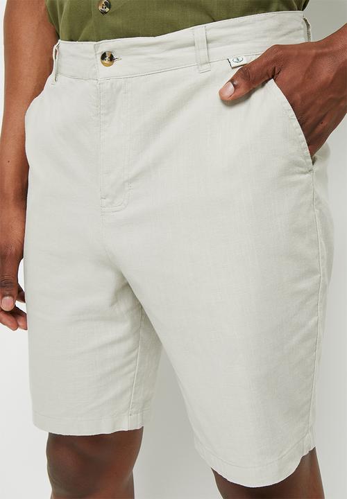 Lark & Crosse - Textured belted chino short - stone