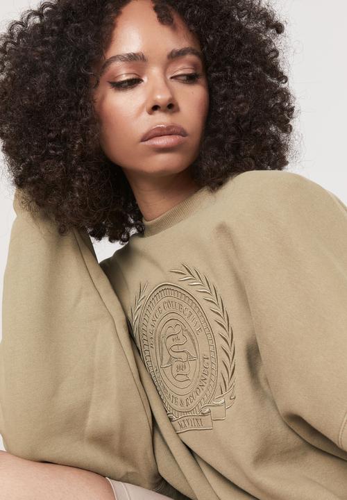 Factorie - Slouchy premium graphic crew - olive leaf