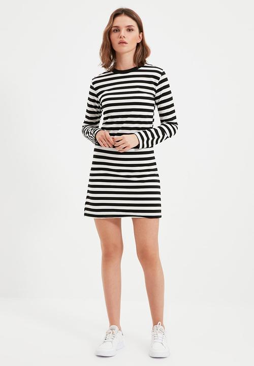 Trendyol - Petite striped mini knitted dress - black