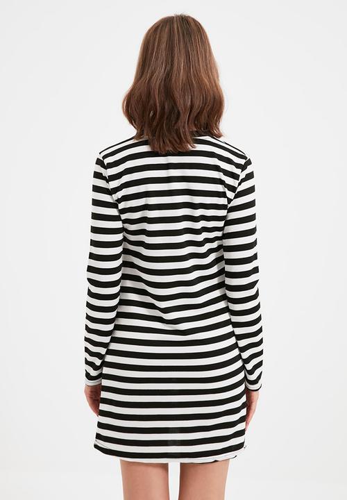 Trendyol - Petite striped mini knitted dress - black