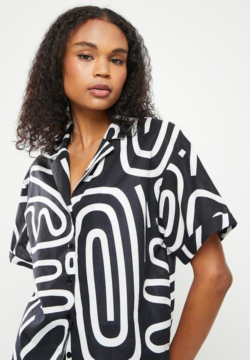 Me&B - Rivier collar essential shirt - black squiggle
