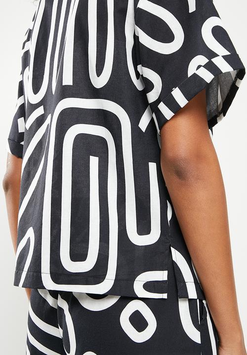 Me&B - Rivier collar essential shirt - black squiggle