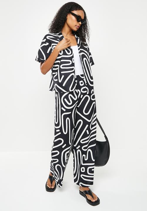 Me&B - Rivier collar essential shirt - black squiggle