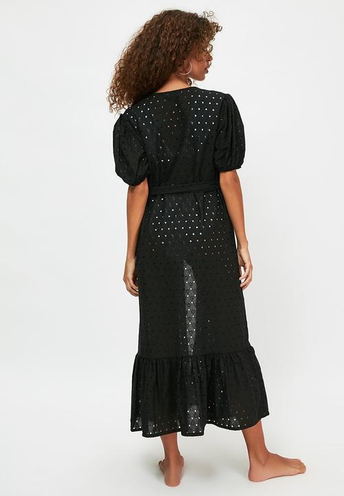 Trendyol - Ruffled scalloped embroidered kaftan - black