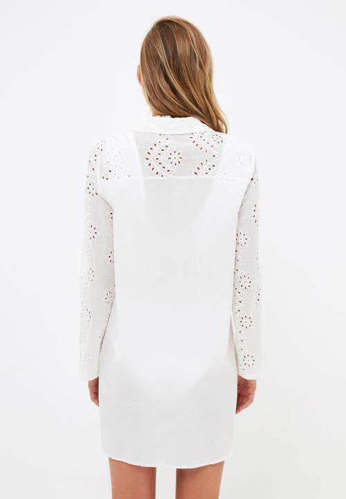 Trendyol - Scallop embroidered shirt - white
