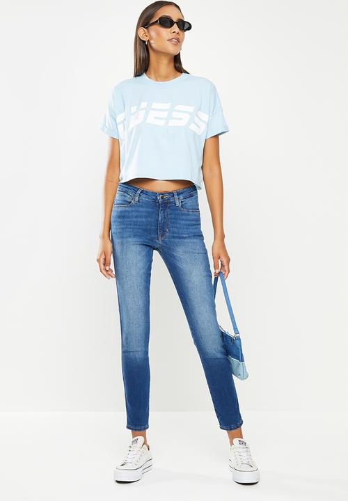 GUESS - Short sleeve crew neck adela tee - skyline light blue