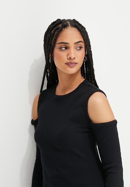 Blake - Cold shoulder crop tee - black