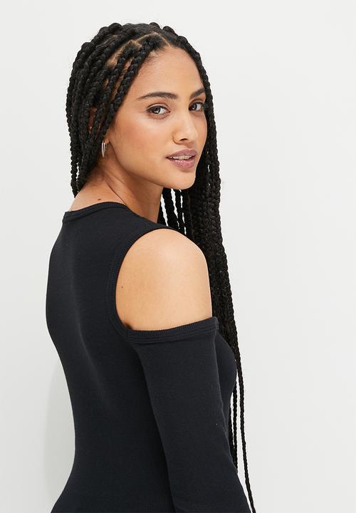 Blake - Cold shoulder crop tee - black