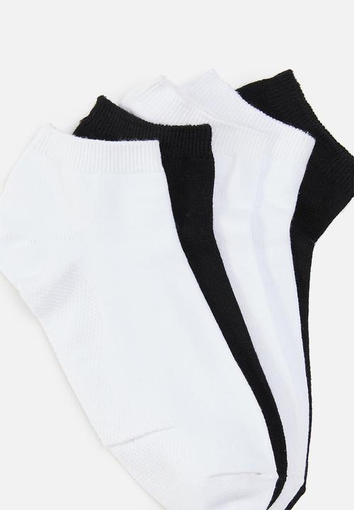 Superbalist - 5 pack ankle socks - white x3/black x2