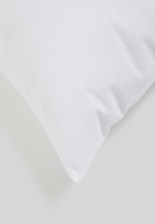 Sixth Floor - Waterproof standard terry pillow protector - white