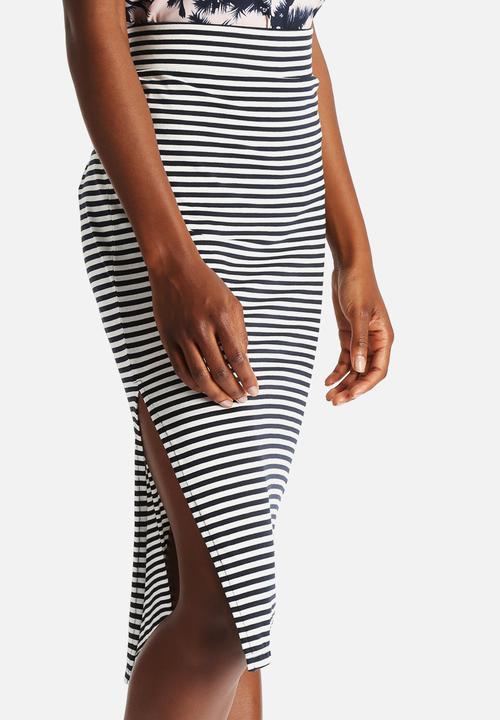 ONLY - Therese Knee Stripe Skirt