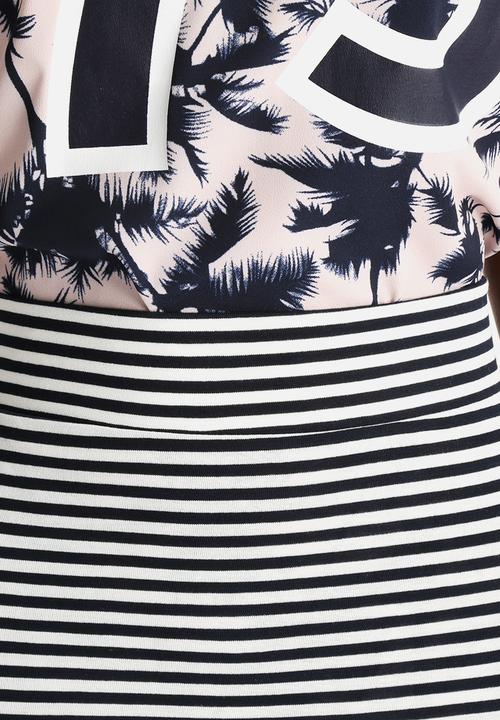 ONLY - Therese Knee Stripe Skirt