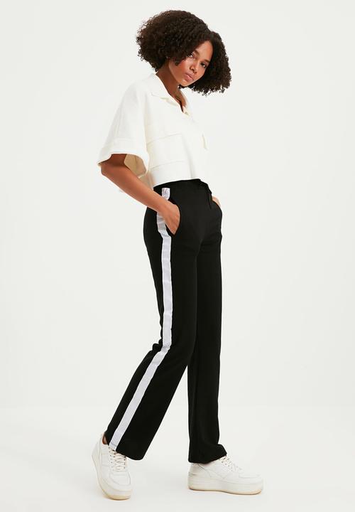 Trendyol - Striped straight knitted slim sweatpants - black