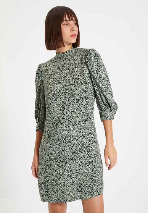 Trendyol - Stand up collar balloon sleeve dress - green
