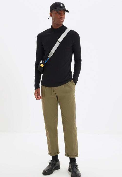 Trendyol - High neck slim fit tee - black