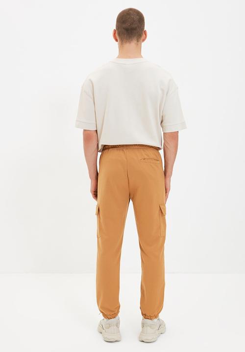 Trendyol - Regular fit cargo pocket sweatpants - camel