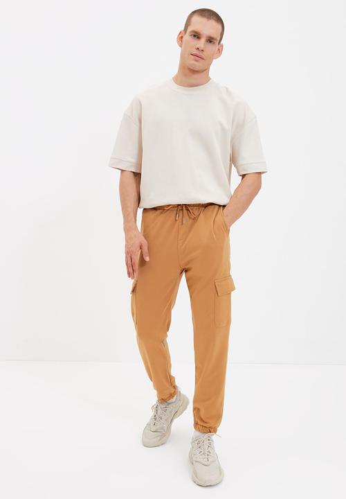 Trendyol - Regular fit cargo pocket sweatpants - camel