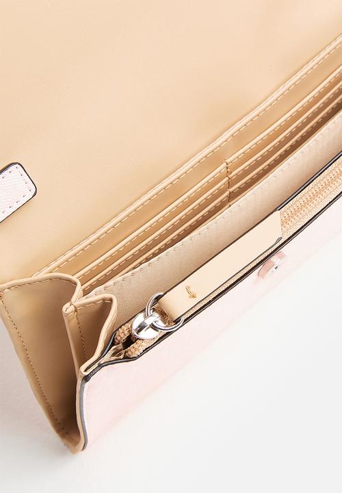 GUESS - Kalei mini crossbody flap - rose