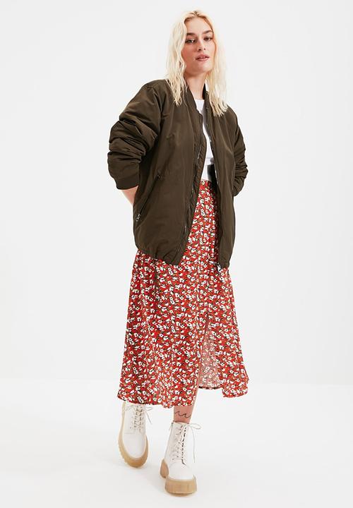 Trendyol - Flower patterned slit detailed skirt - brick
