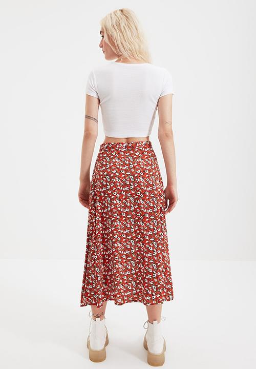 Trendyol - Flower patterned slit detailed skirt - brick