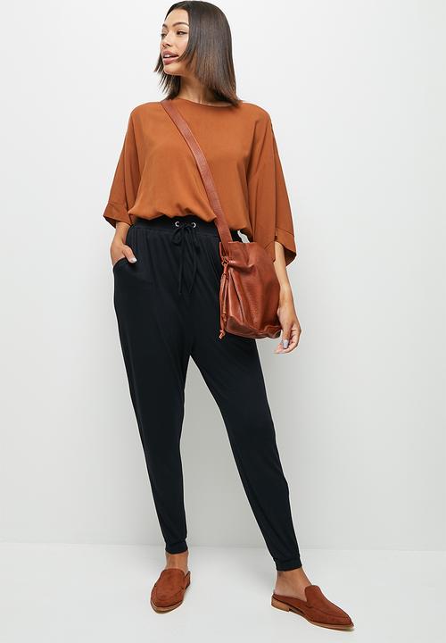 edit - Knit toggle jogger - black