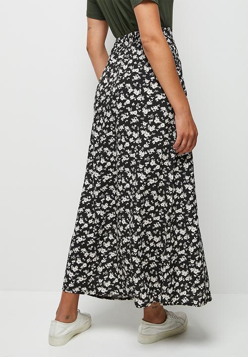 edit - Pull on slit maxi skirt - black & white 