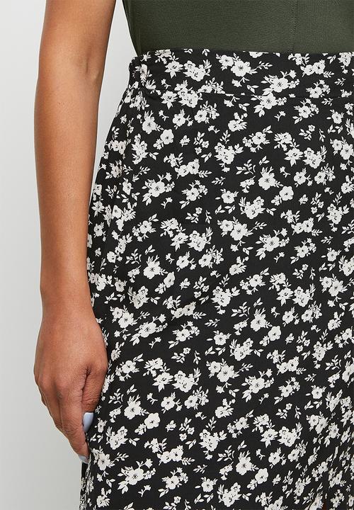 edit - Pull on slit maxi skirt - black & white 
