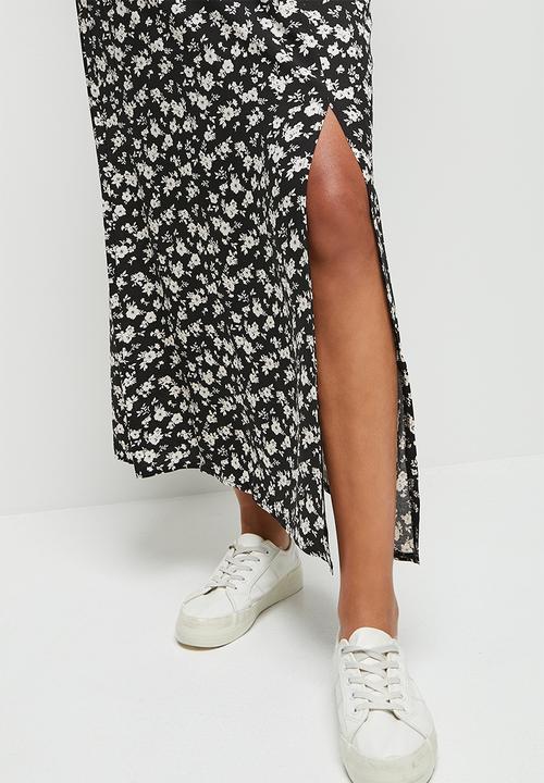 edit - Pull on slit maxi skirt - black & white 