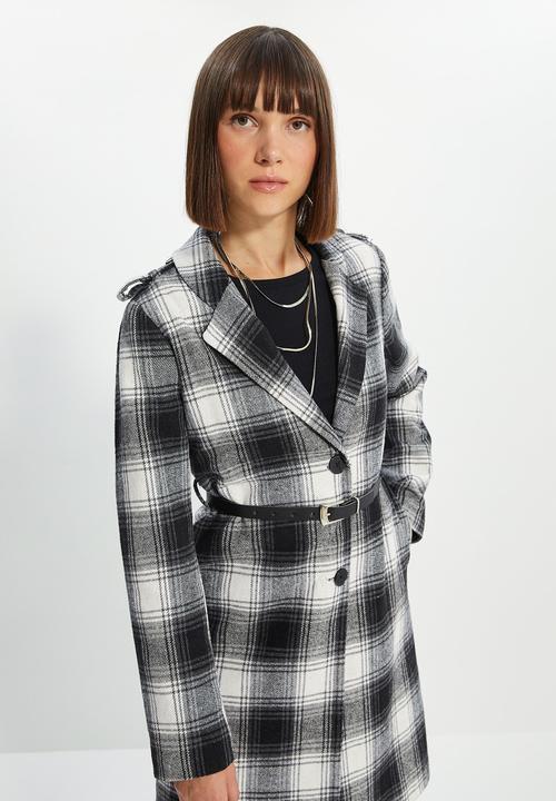 Trendyol - Belted plaid coat - black