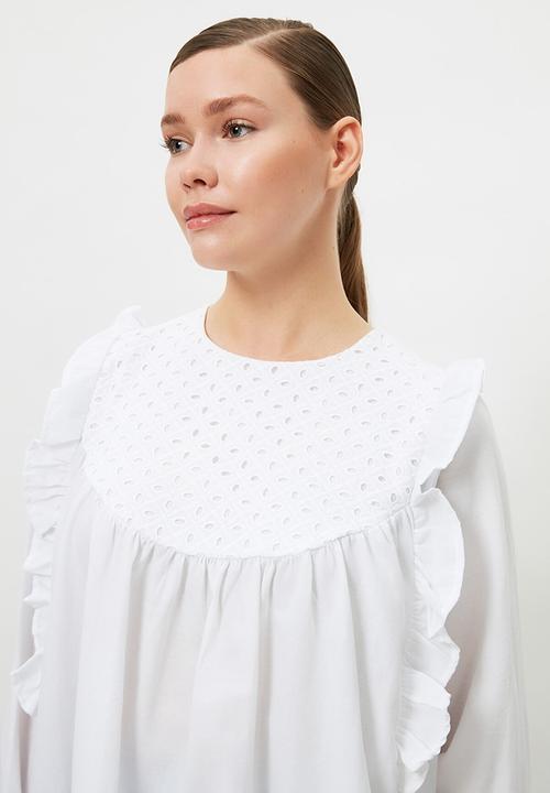 Trendyol - Brode detailed crew neck tunic blouse - white