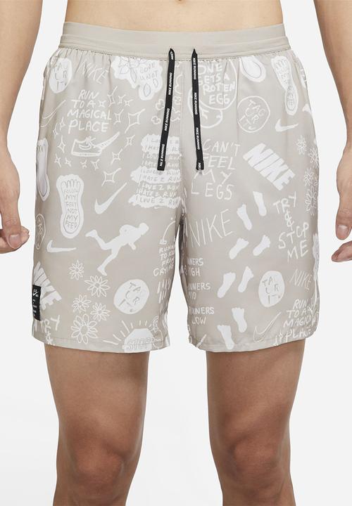Nike - Nike Flex Stride A.I.R.Nathan Bell Run Short - grey/reflective silver