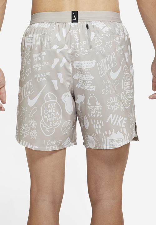 Nike - Nike Flex Stride A.I.R.Nathan Bell Run Short - grey/reflective silver