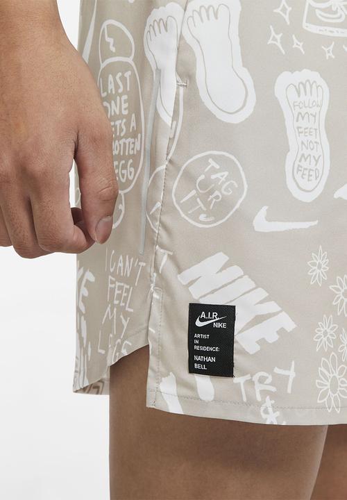 Nike - Nike Flex Stride A.I.R.Nathan Bell Run Short - grey/reflective silver