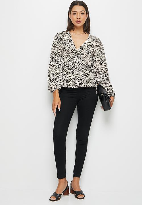 edit - Balloon sleeve wrap blouse - ecru minimal